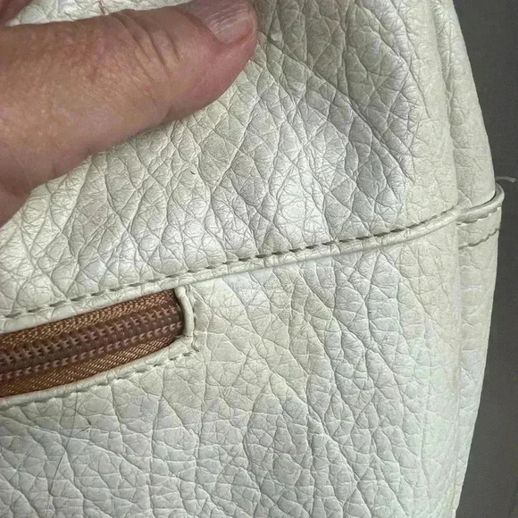 Lauren Conrad Shoulder Bag - Picture 7 of 10